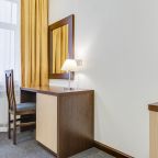 Двухместный (Улучшенный двухместный номер Делюкс с 1 кроватью или 2 отдельными кроватями), Гостиница ROTAS City Center Hotel