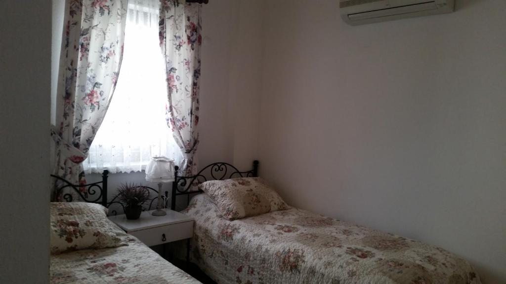 Двухместный (Стандартный двухместный номер с 2 отдельными кроватями) гостевого дома Alacati Zeynep Hotel, Алачати