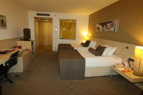 Двухместный (Двухместный номер Делюкс с 1 кроватью или 2 отдельными кроватями) отеля Crowne Plaza Ankara, Анкара