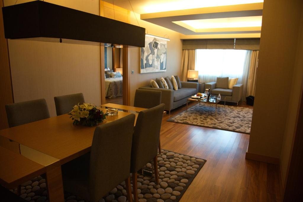 Сьюит (Президентский люкс) отеля Crowne Plaza Ankara, Анкара