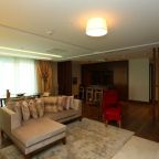 Сьюит (One-Bedroom King Suite with Jetted Tub - Smoking), Отель Holiday Inn Ankara - Cukurambar