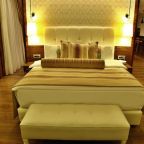 Сьюит (One-Bedroom King Suite with Jetted Tub - Smoking), Отель Holiday Inn Ankara - Cukurambar