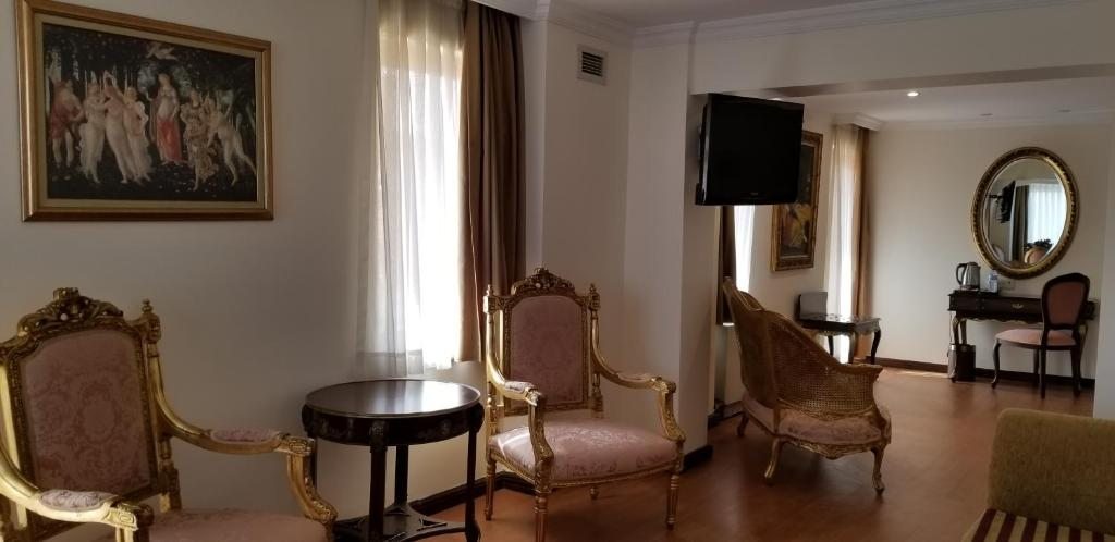 Двухместный (Улучшенный номер с кроватью размера «queen-size») отеля Hotel Ickale, Анкара