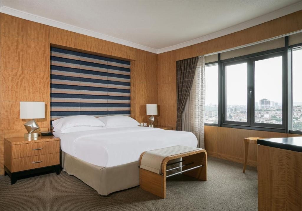 Сьюит (Представительский люкс с правом посещения лаунджа) отеля Sheraton Ankara Hotel & Convention Center, Анкара