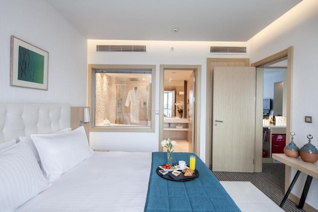 Сьюит (Представительский люкс с кроватью размера «king-size» - Для некурящих) отеля Wyndham Ankara, Анкара