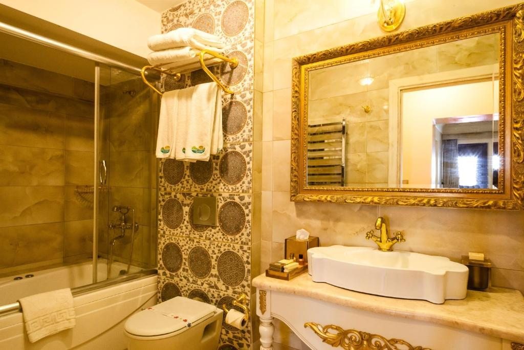 Двухместный (Улучшенный двухместный номер с 1 кроватью) отеля Symbola Bosphorus Hotel - Special Category, Стамбул