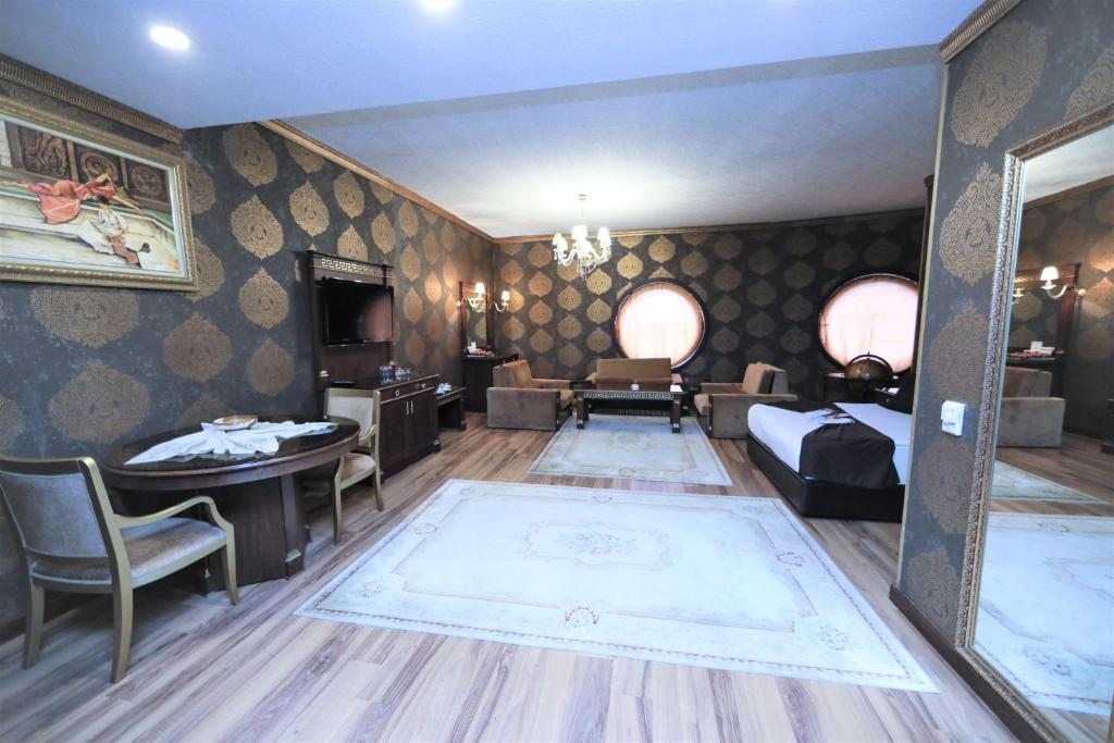 Сьюит (Люкс с кроватью размера «king-size») отеля Ankara Princess, Анкара