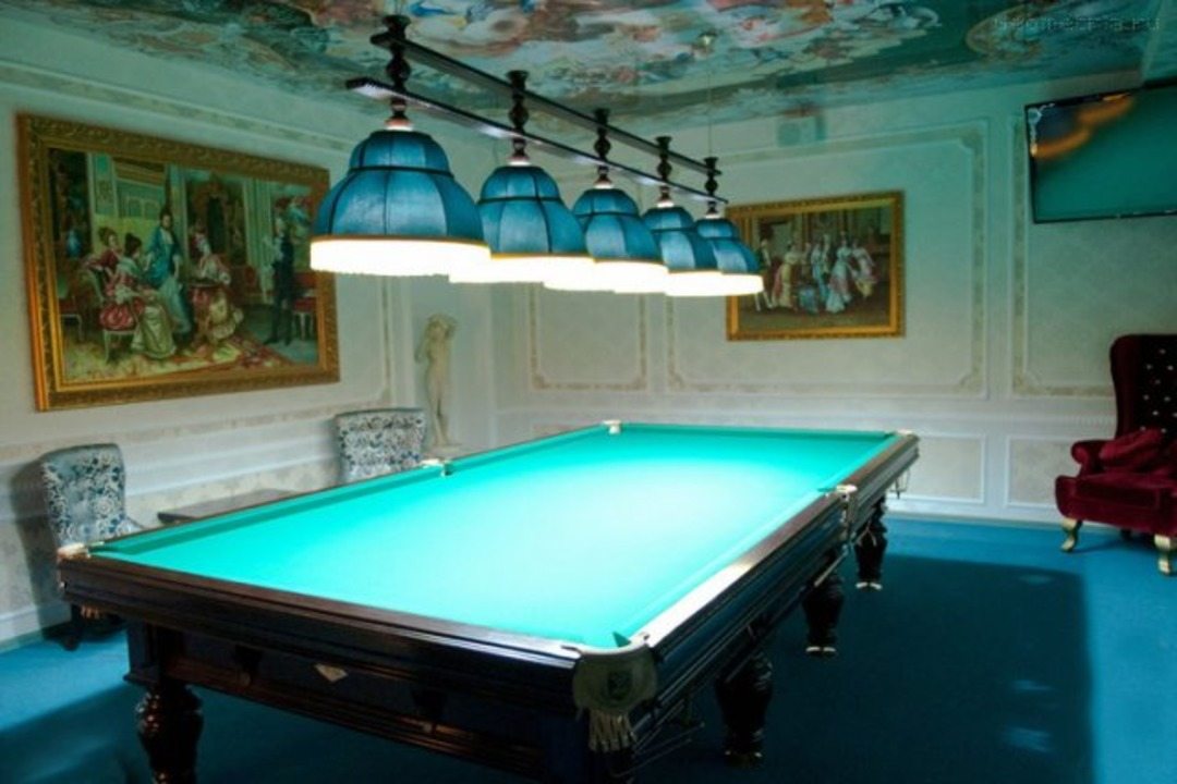 Бильярд-холл (столы императорского класса), Гостиница Моцарт