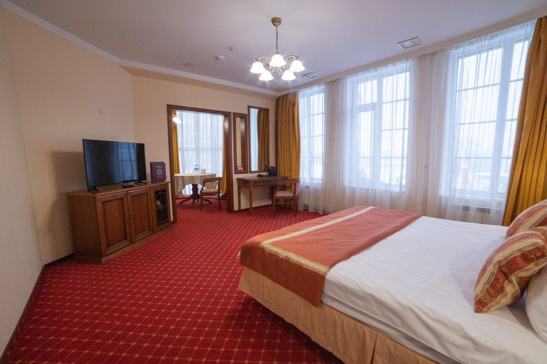 Люкс (С видом на Кремль) гостиницы Армения, Тула