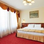 Номер с двуспальной кроватью в гостинице Армения, Тула