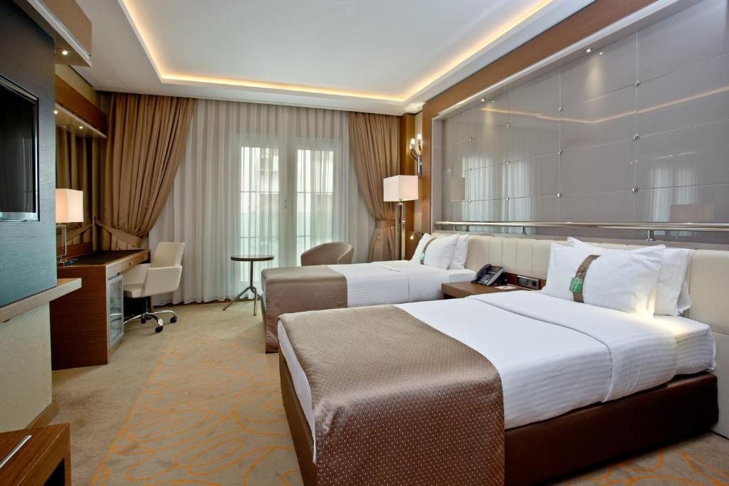 Двухместный (Представительский улучшенный двухместный номер с 2 отдельными кроватями - Для некурящих) отеля Holiday Inn Ankara-Kavaklidere, Анкара