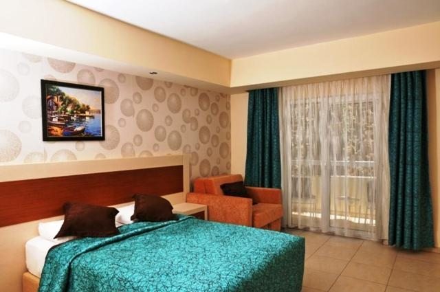 Двухместный (Улучшенный двухместный номер с 1 кроватью или 2 отдельными кроватями) отеля Montebello, Олюдениз