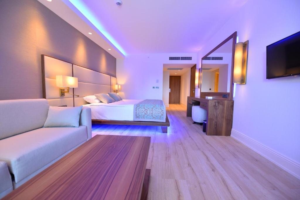 Двухместный (Двухместный номер Делюкс с 1 кроватью с видом на лес) курортного отеля Sentido Lykia Resort & SPA, Олюдениз
