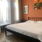 Трехместный (Трехместные апартаменты - Дополнительное здание), Tom Square Boutique Hotel