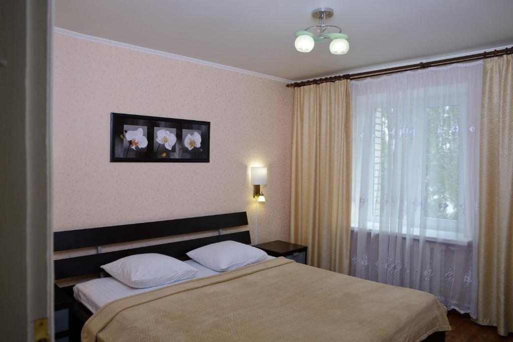 Сьюит (Стандартный двухместный люкс с 1 кроватью) отеля Горняк, Шахты