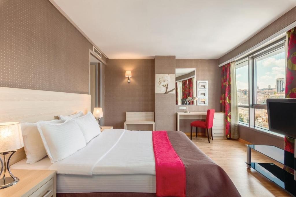 Сьюит (Двухместный люкс с 1 кроватью) отеля Ramada Ankara, Анкара