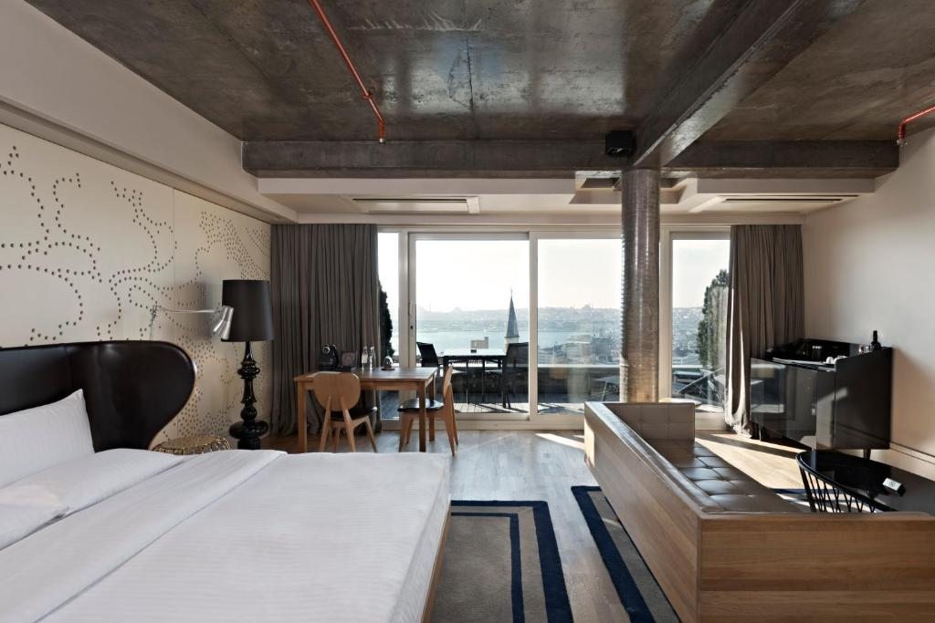 Двухместный (Номер с кроватью размера «king-size», террасой и панорамным видом) апарт-отеля Witt Istanbul Suites, Стамбул