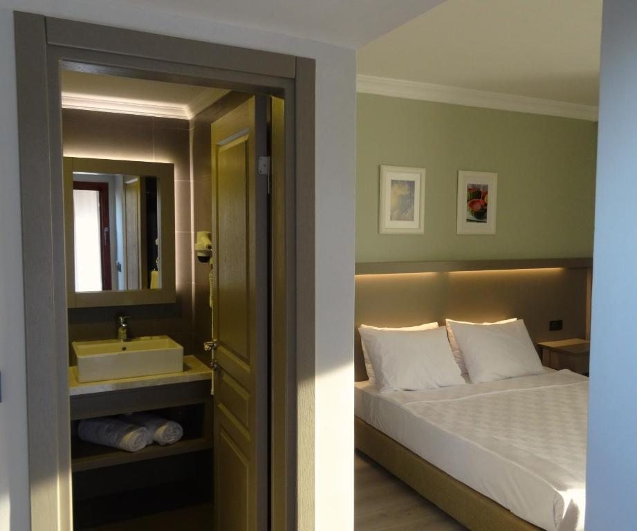 Двухместный (Стандартный двухместный номер с 1 кроватью или 2 отдельными кроватями) отеля Pine Valley Hotel Oludeniz, Олюдениз