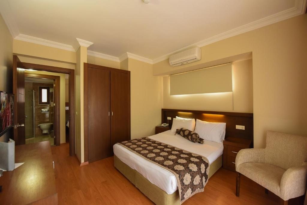 Семейный (Семейный номер с двухъярусными кроватями) отеля Pine Valley Hotel Oludeniz, Олюдениз