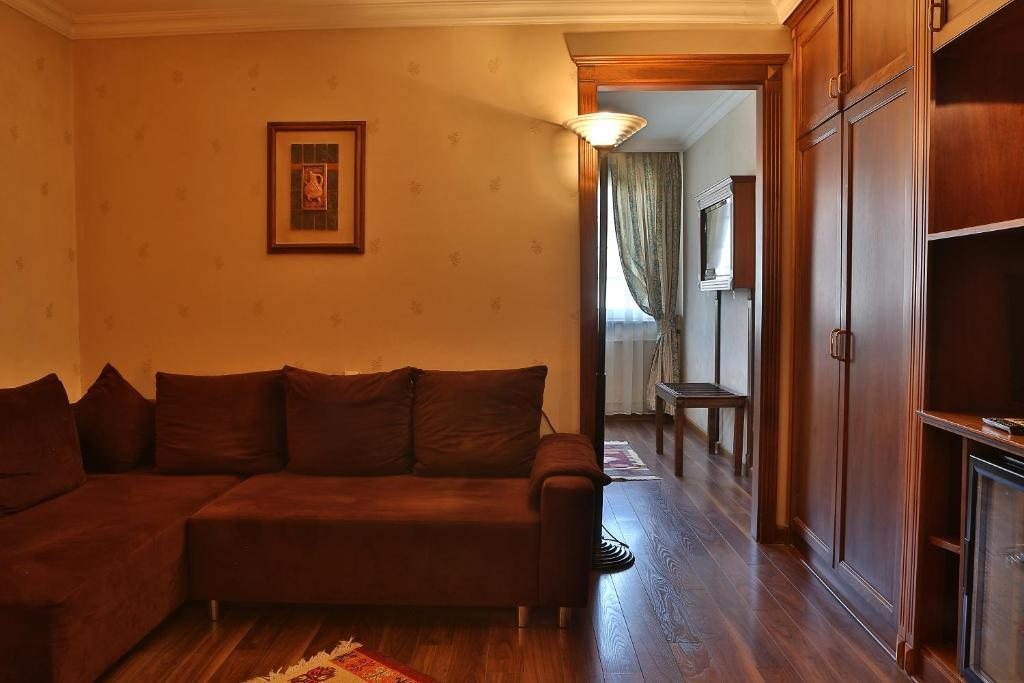 Трехместный (Трехместный номер с основными удобствами) отеля Elit Palas, Анкара