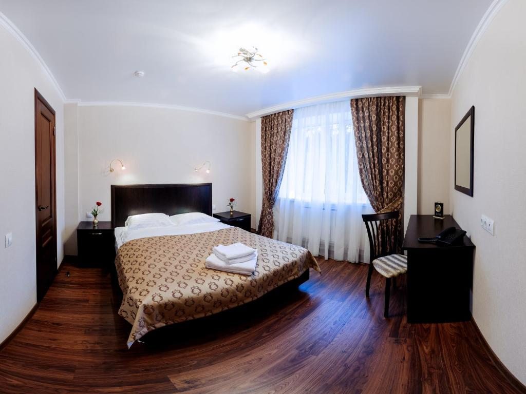 Двухместный (Стандартный двухместный номер с 1 кроватью) отеля Венеция, Саратов