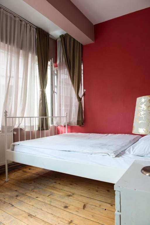 Двухместный (Двухместный номер с 1 кроватью и общей ванной комнатой) хостела Cheers Downtown, Стамбул
