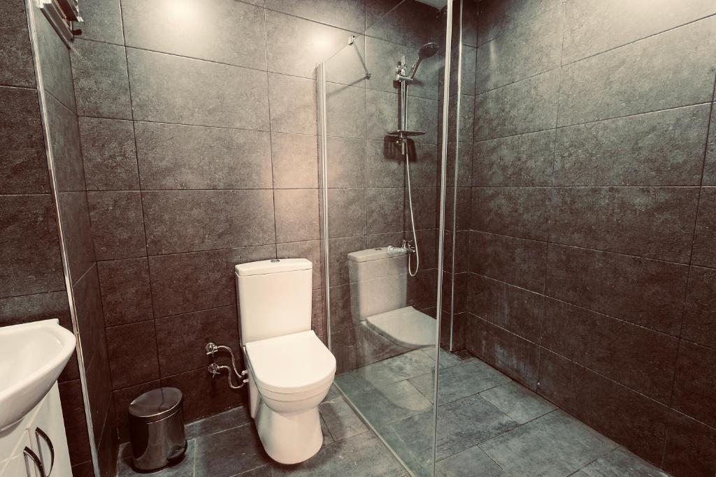 Четырехместный (Четырехместный номер с собственной ванной комнатой) хостела Cheers Downtown, Стамбул