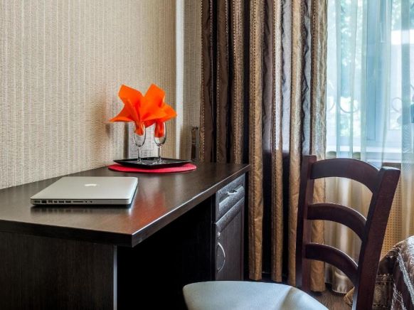 Отель Браво