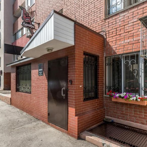 Отель Браво