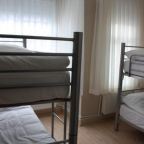 Номер (Кровать в общем 4-местном номере для мужчин и женщин), Piya Hostel