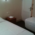 Трехместный (Трехместный номер с основными удобствами), Piya Hostel