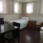 Трехместный (Трехместный номер с основными удобствами), Piya Hostel