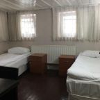 Трехместный (Трехместный номер с основными удобствами), Piya Hostel