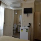 Двухместный (Улучшенный двухместный номер с 1 кроватью или 2 отдельными кроватями), Piya Hostel