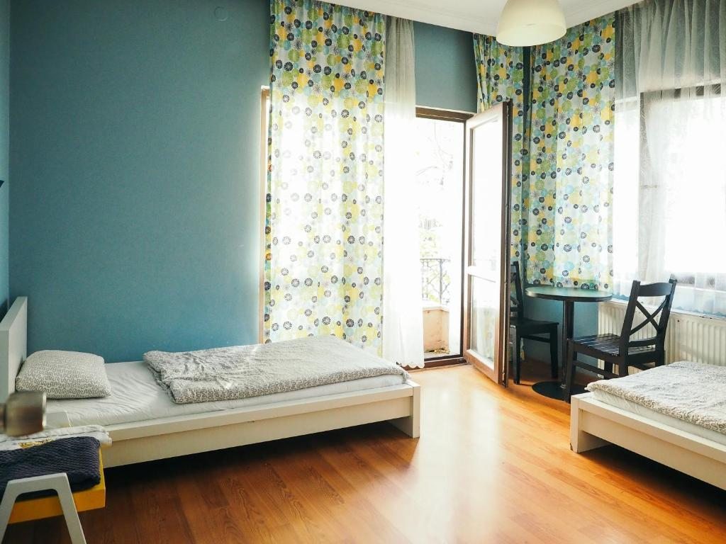 Двухместный (Стандартный двухместный номер с 2 отдельными кроватями) хостела Deeps Hostel, Анкара