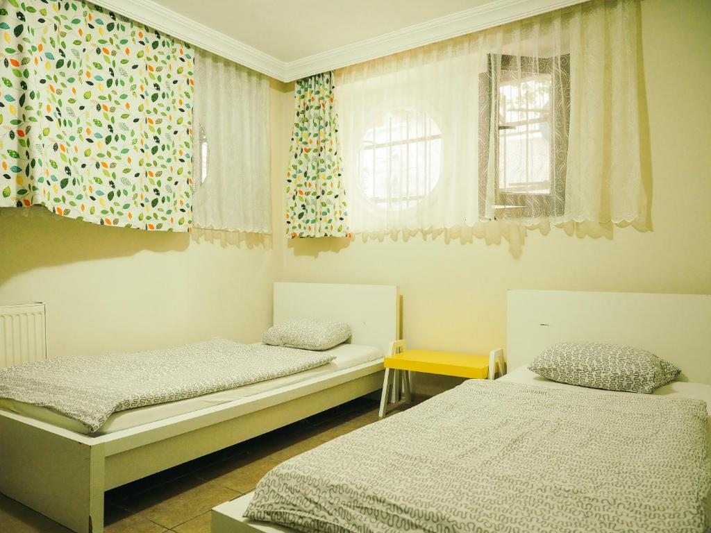 Двухместный (Двухместный номер с 2 отдельными кроватями) хостела Deeps Hostel, Анкара