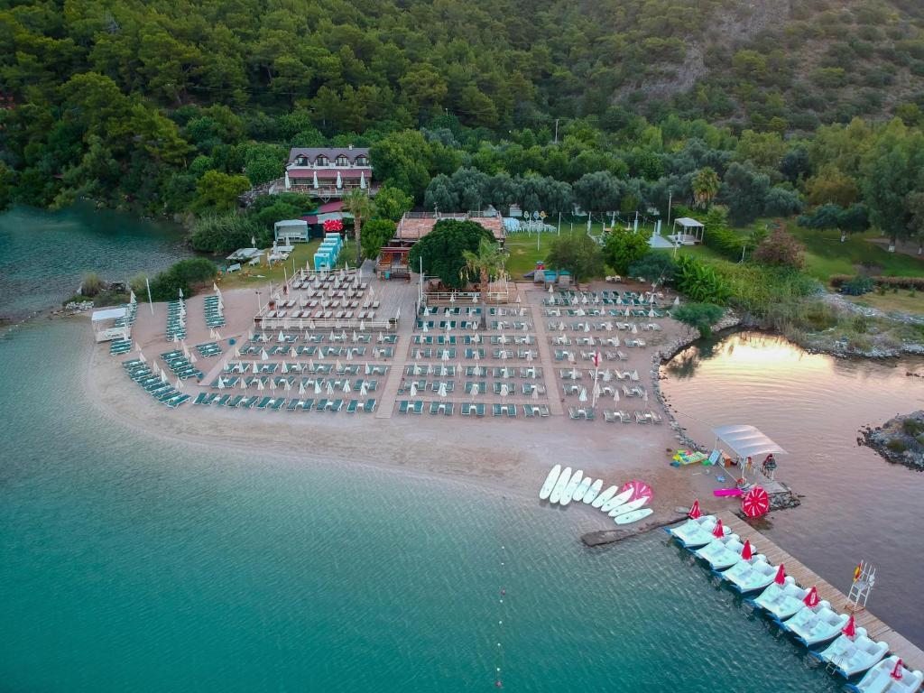 Гостиницы рядом с Пляжем Голубая лагуна в Олюдениз: низкие цены 2024 на  отели с фото и отзывами