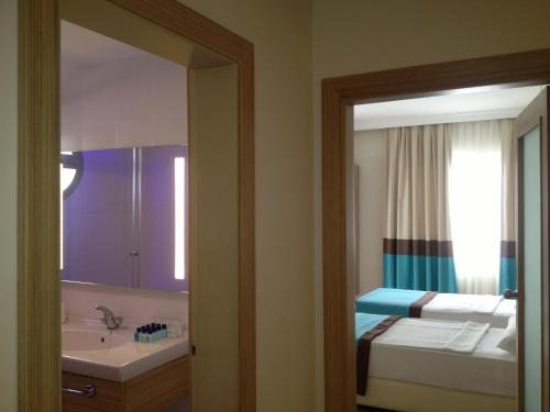 Апартаменты (Семейный номер с 2 спальнями) отеля Blue Bay Platinum, Мармарис