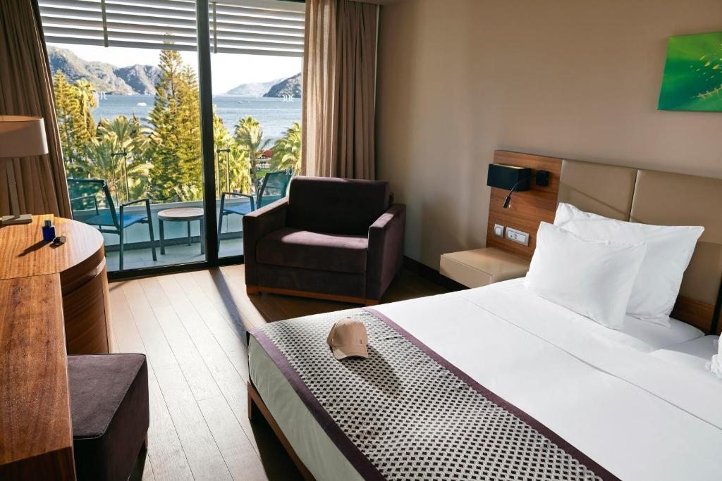 Трехместный (Двухместный номер с 1 кроватью, вид на море) отеля D-Resort Grand Azur Marmaris, Мармарис