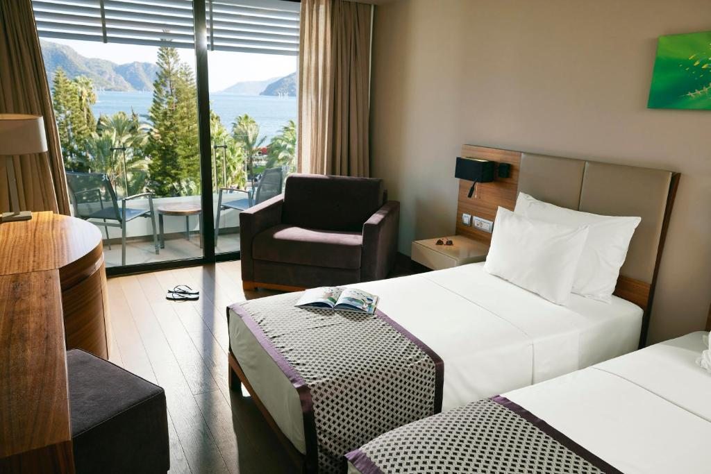 Двухместный (Двухместный номер с 1 кроватью или 2 отдельными кроватями и видом на море) отеля D-Resort Grand Azur Marmaris, Мармарис
