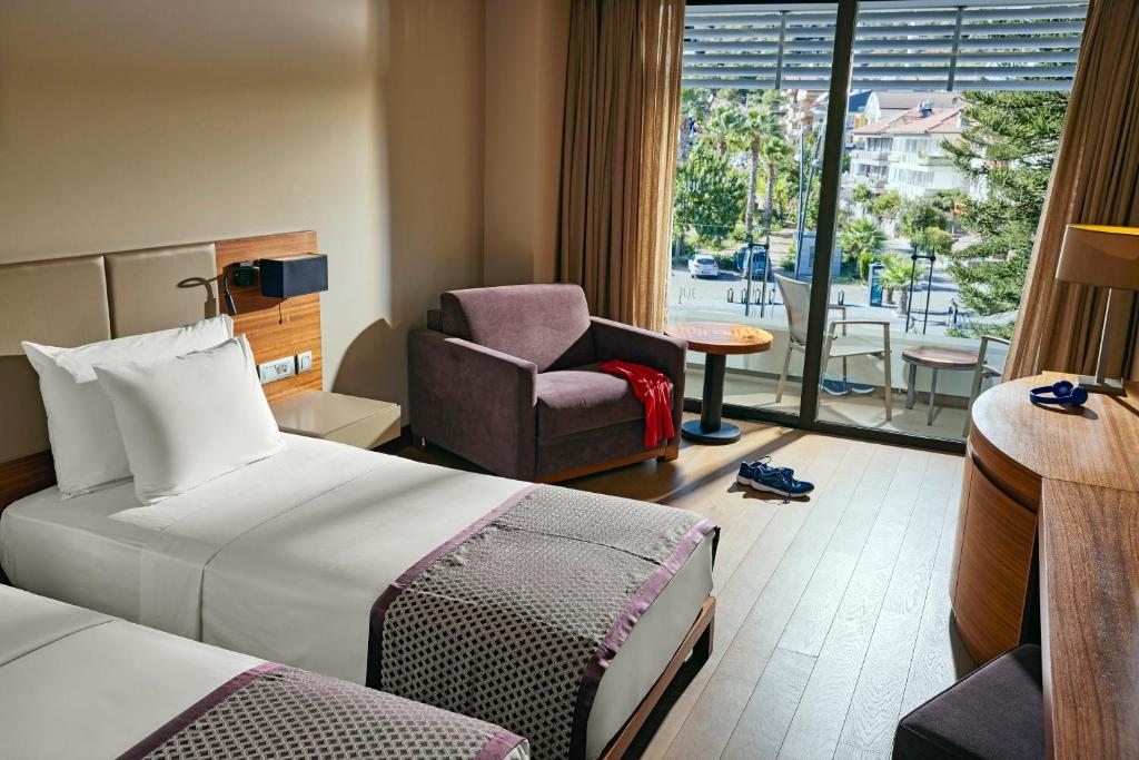 Двухместный (Двухместный номер с 2 отдельными кроватями) отеля D-Resort Grand Azur Marmaris, Мармарис