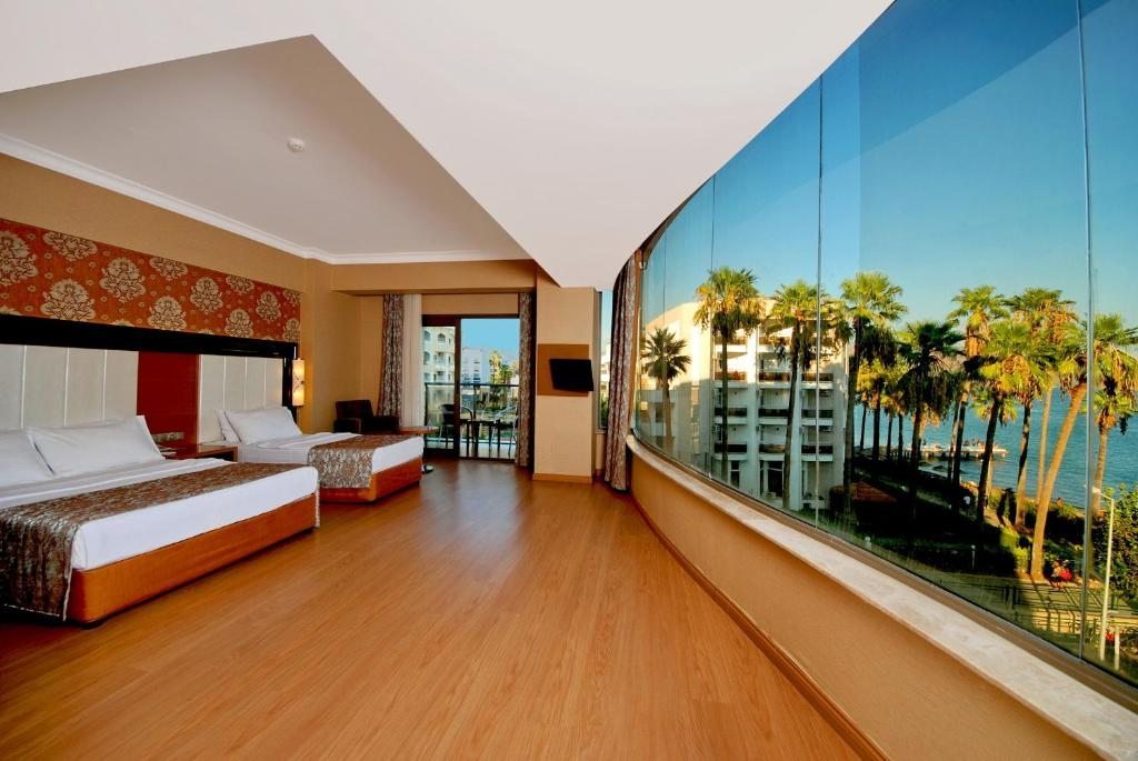 Двухместный (Улучшенный двухместный номер с 1 кроватью) отеля Golden Rock Beach, Мармарис