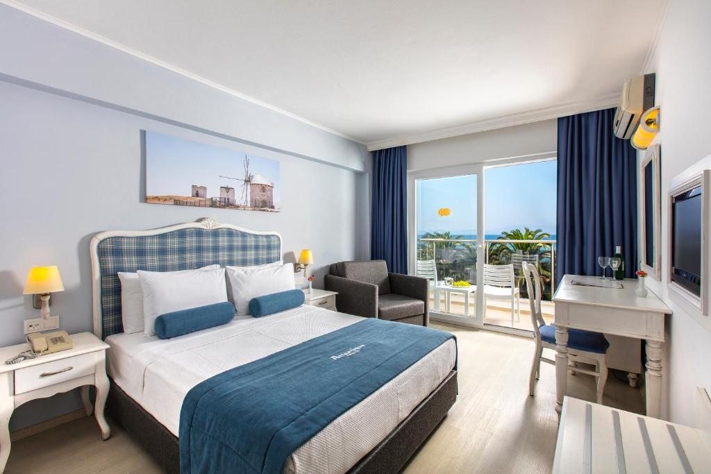 Двухместный (Стандартный двухместный номер с 1 кроватью или 2 отдельными кроватями, вид на море) курортного отеля Atlantique Holiday Club, Кушадасы