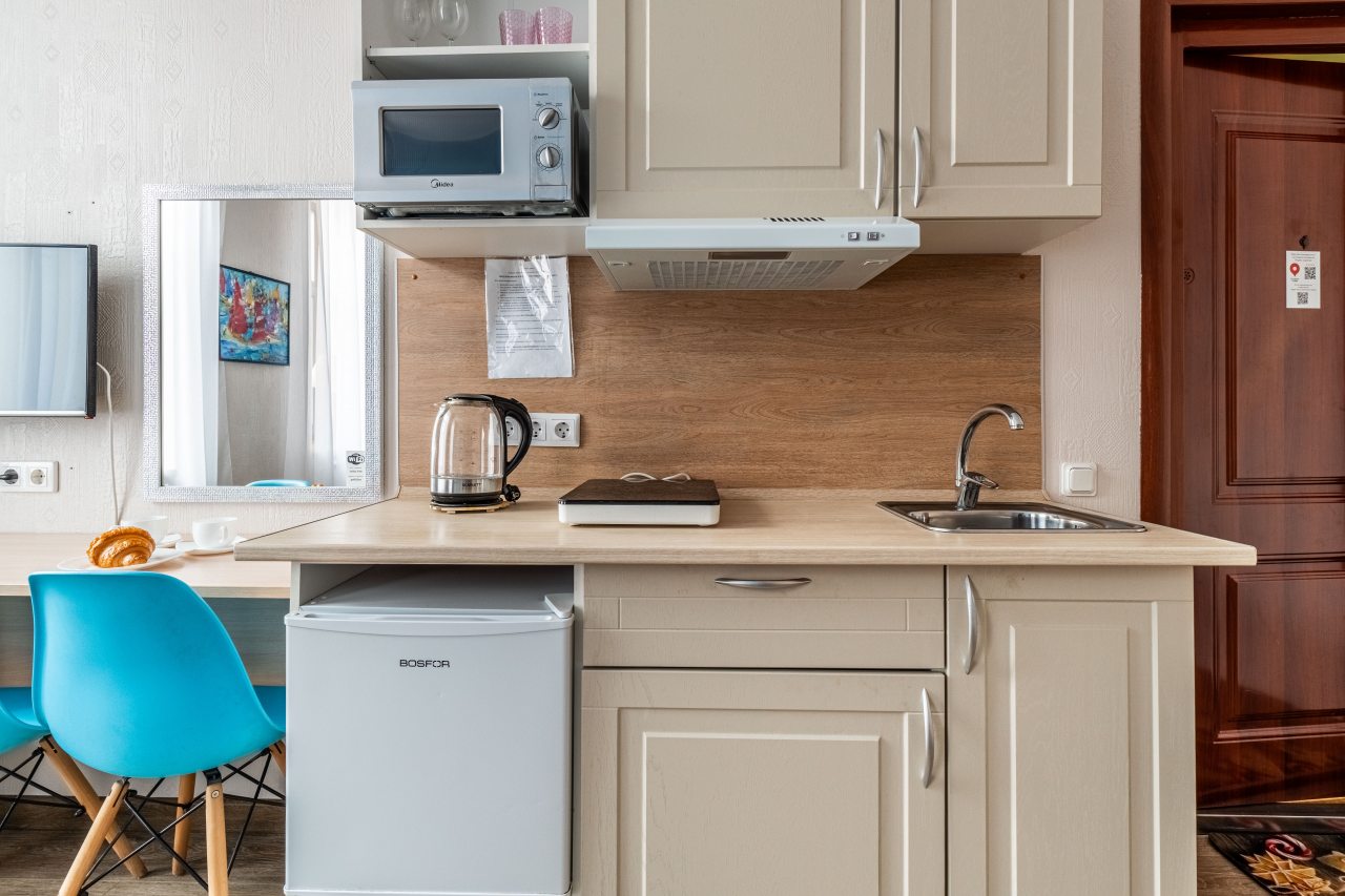 удобная студия с кухней и с рабочим местом