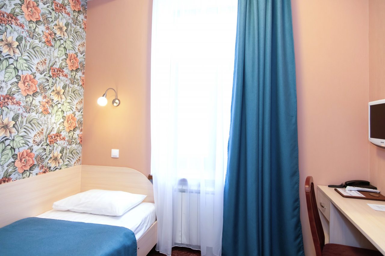 одноместный стандарт - удобный, с рабочим местом