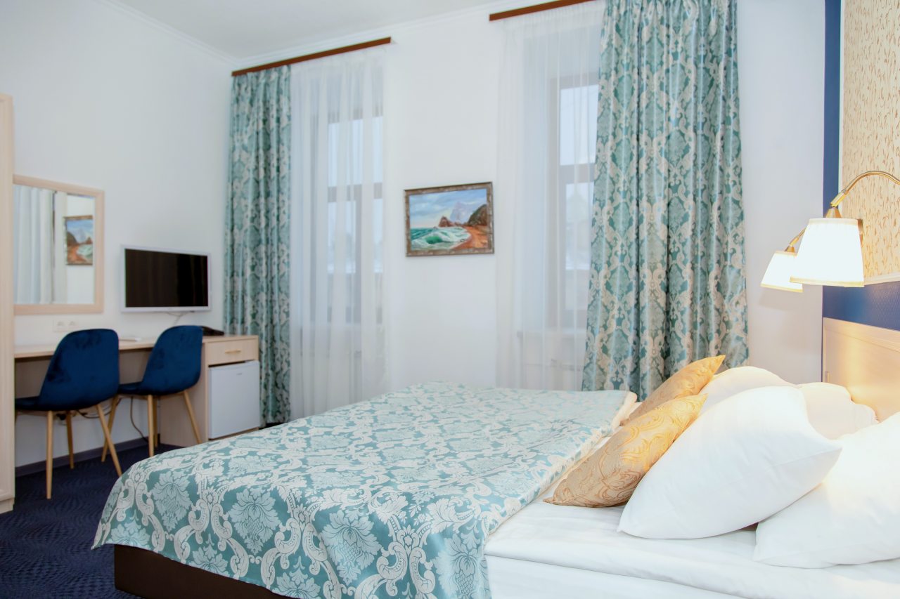 удобная студия с кухней и с рабочим местом