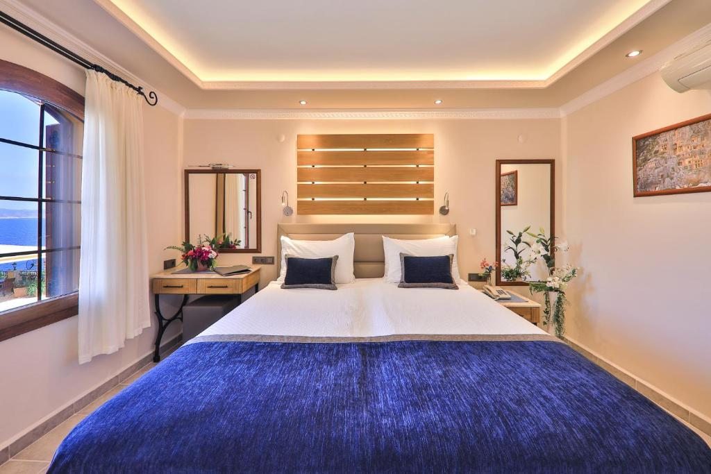Двухместный (Стандартный двухместный номер с 1 кроватью или 2 отдельными кроватями, вид на море) отеля Hadrian Hotel, Каш