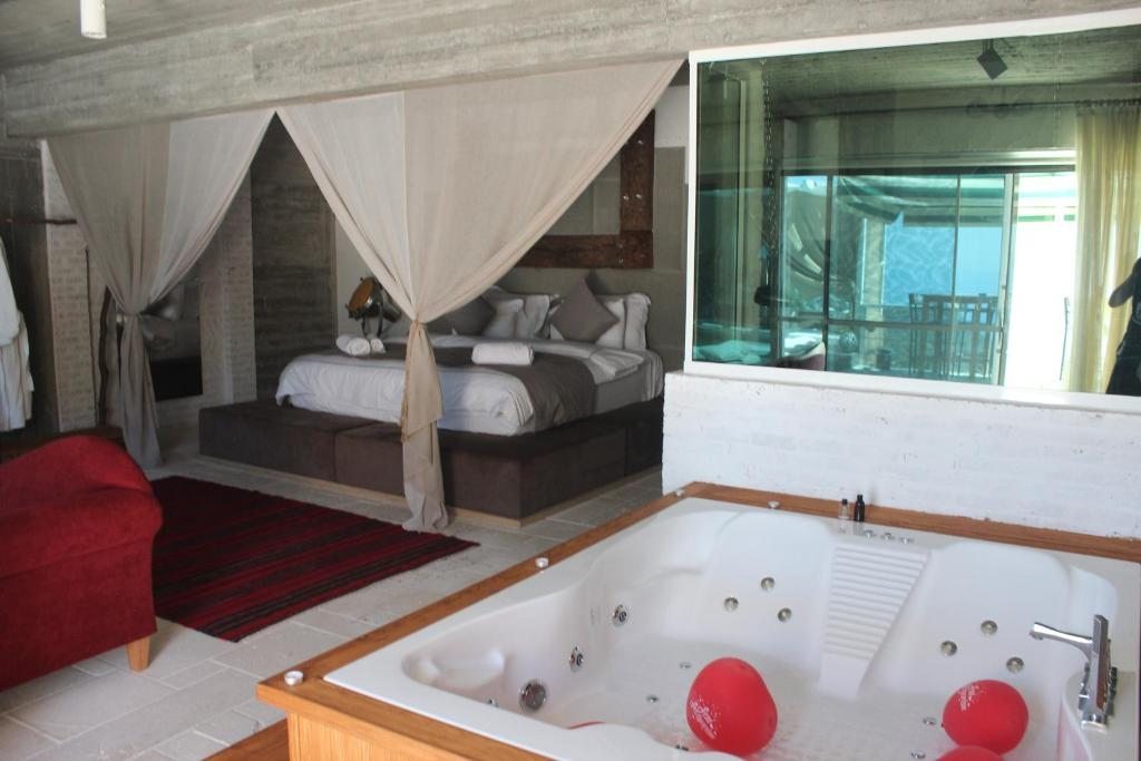 Двухместный (Номер с кроватью размера «king-size» и видом на море) отеля ÖLÜDENİZ LOFT- Exclusive Accommodation, Олюдениз