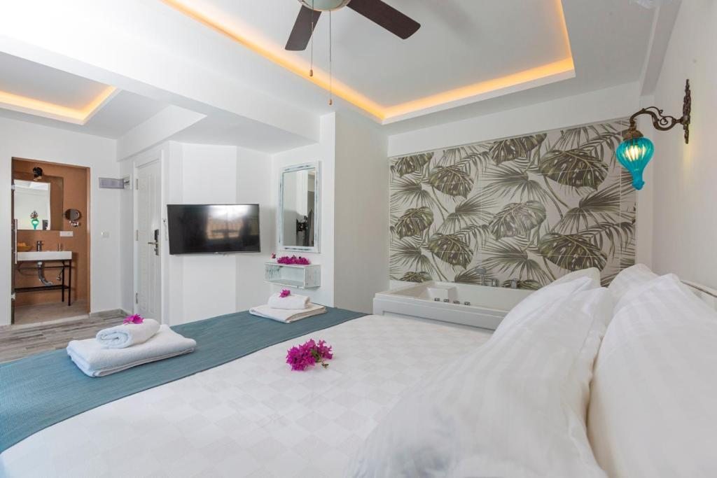 Двухместный (Улучшенный номер с кроватью размера «queen-size») отеля Payam Hotel, Каш