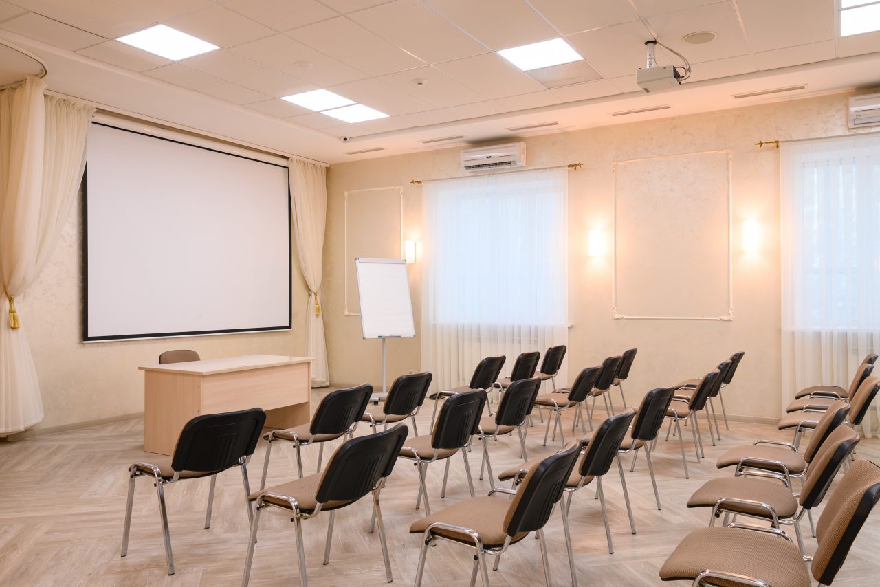 Просторный конференц-зал площадью 110 м²